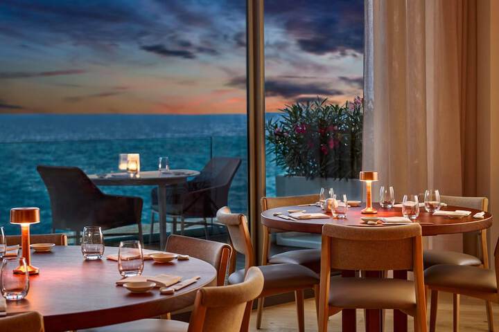 Dining 103 of 139