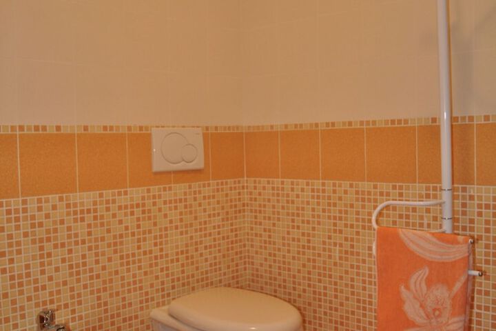 Room 13 of 66