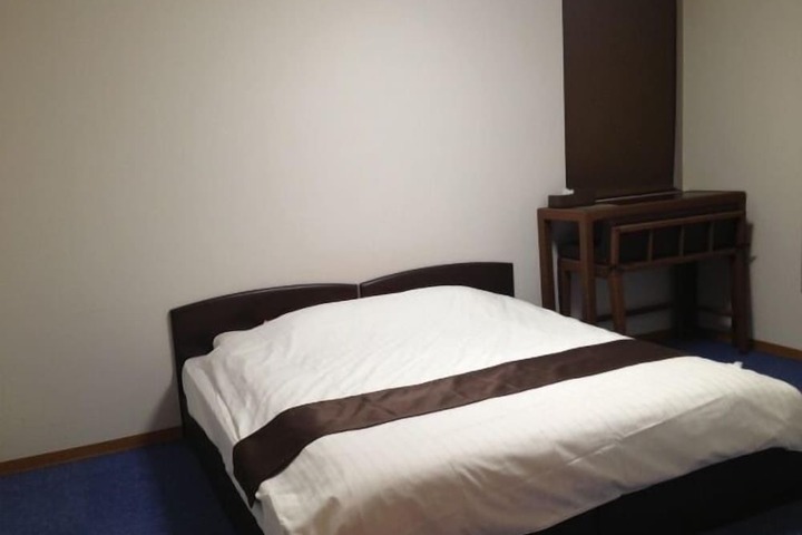 Room 16 of 43