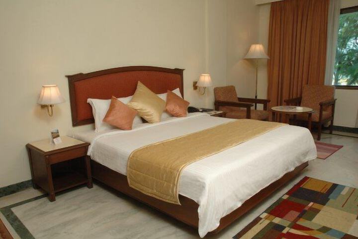 Room 10 of 48