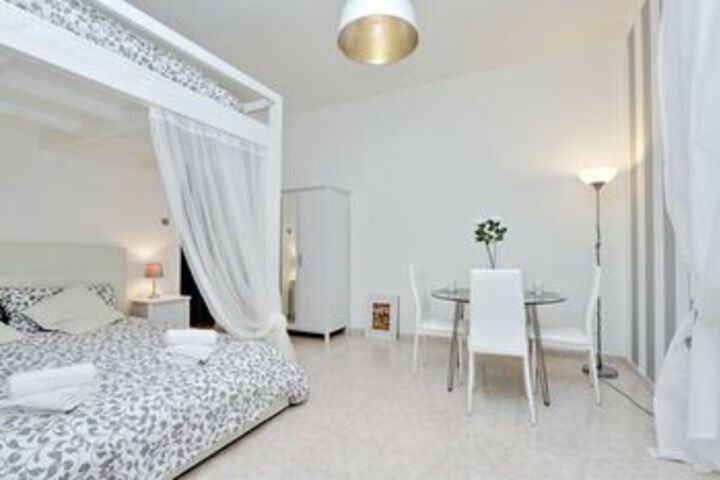 Room 5 of 38