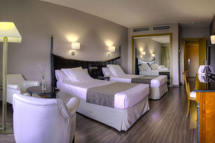 Room 4 of 72
