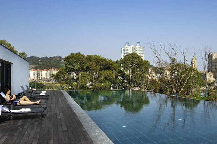 Pool 11 of 21