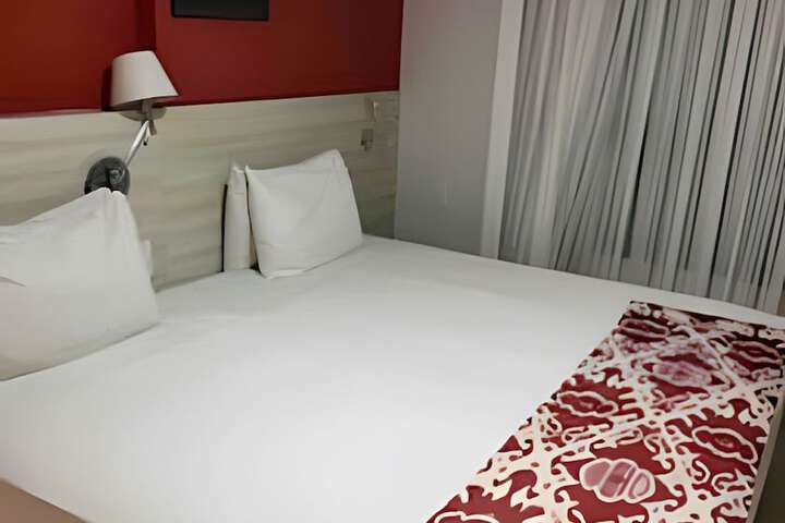 Room 43 of 137