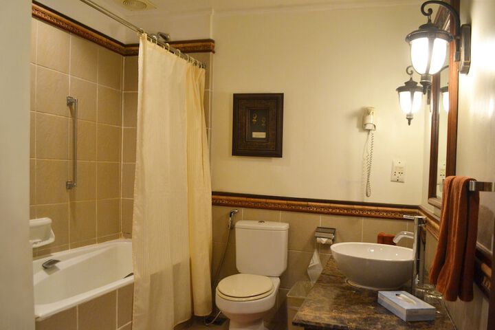 Room 21 of 43