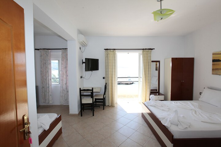 Room 5 of 53