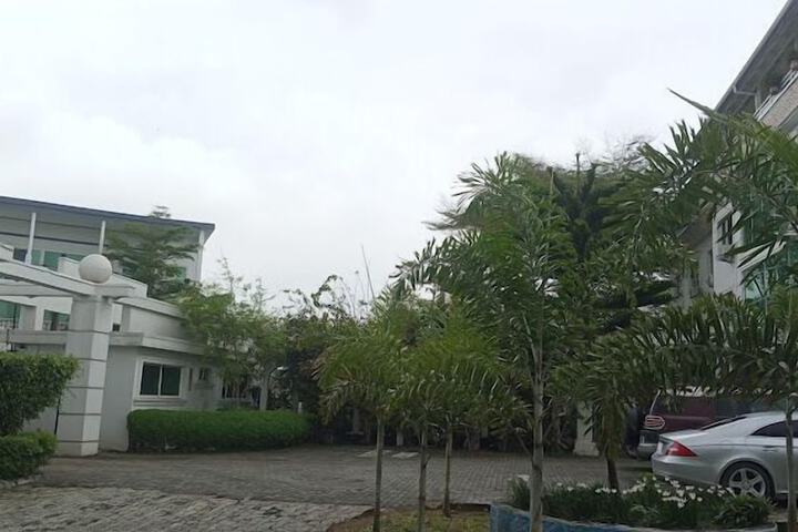 Hotel 53 of 57