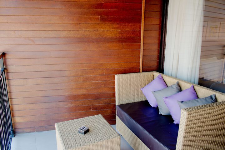 Room 4 of 63