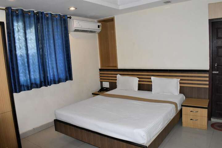 Room 16 of 27