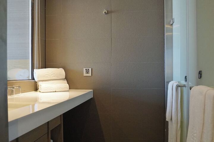 Room 46 of 66
