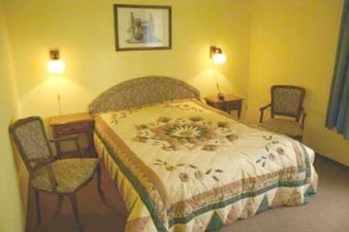 Room 2 of 7
