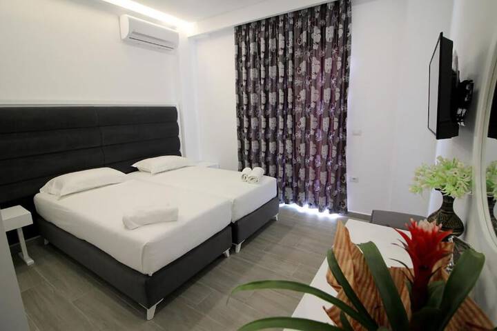 Room 14 of 21