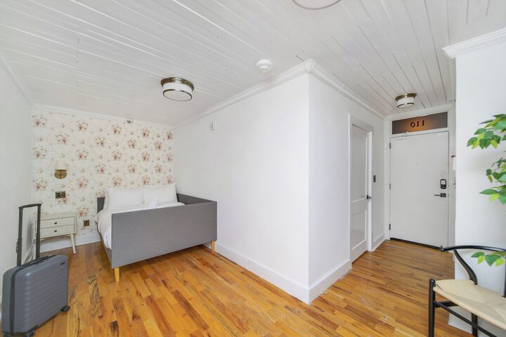 Room 30 of 47