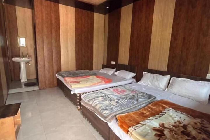 Room 1 of 12