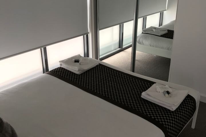 Room 5 of 33