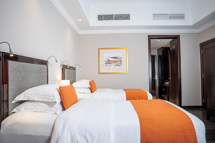 Room 35 of 104