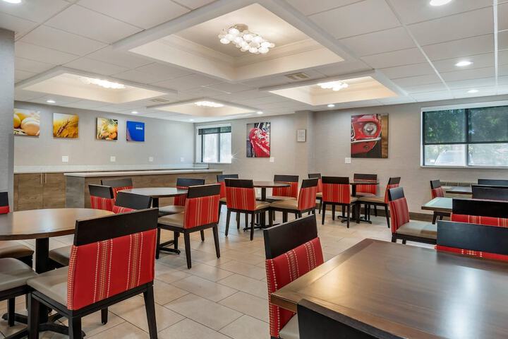 Breakfast area