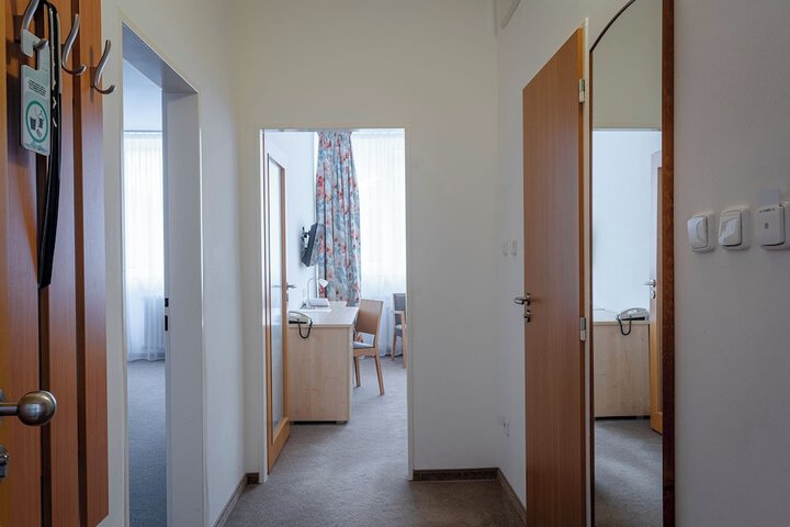 Room 19 of 48