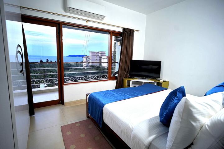 Room 9 of 29
