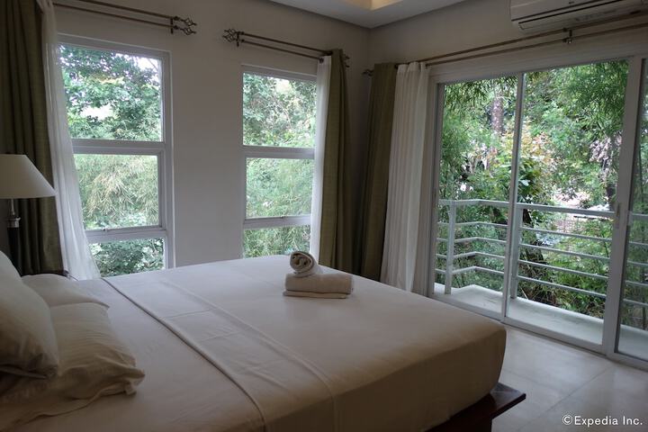 Room 19 of 35