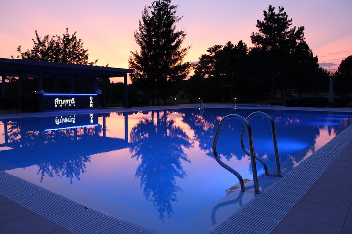 Pool 70 of 139