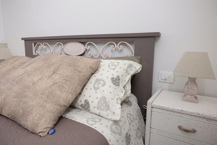 Room 83 of 207