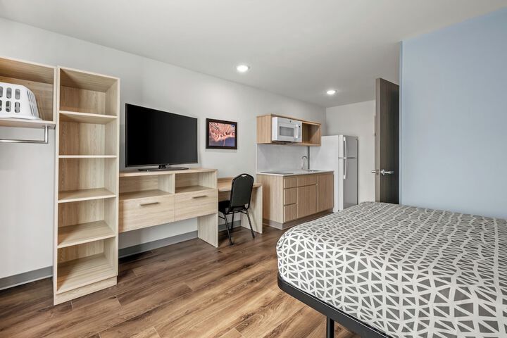 Room 7 of 11