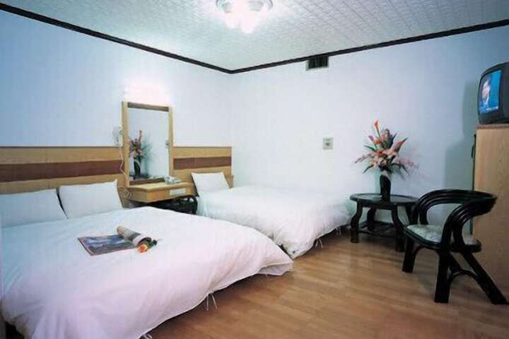 Room 25 of 36
