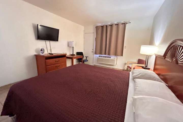Room 9 of 38