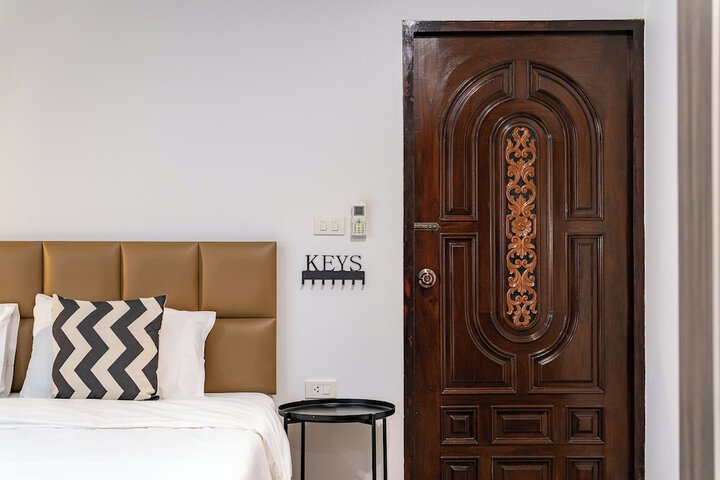 Room 43 of 153