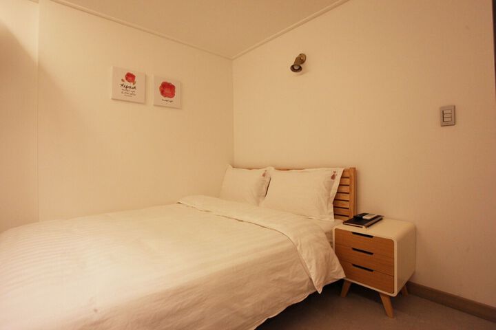 Room 176 of 198