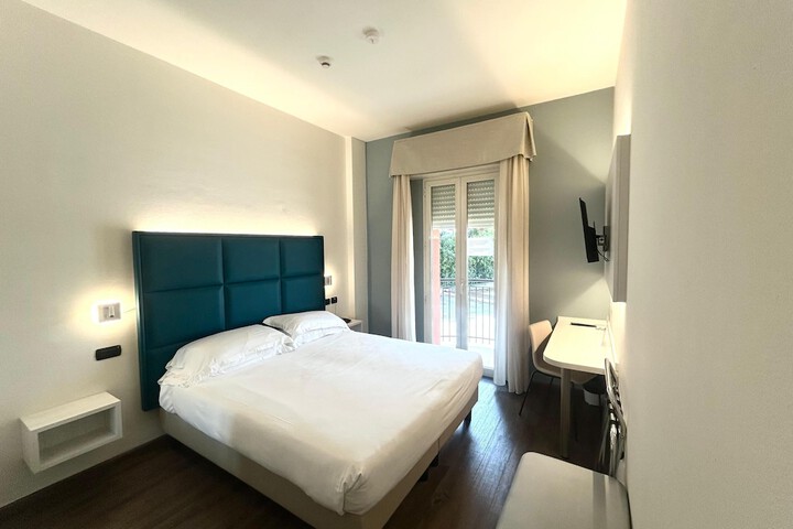 Room 13 of 29