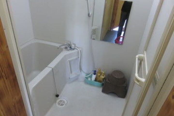 Room 9 of 28