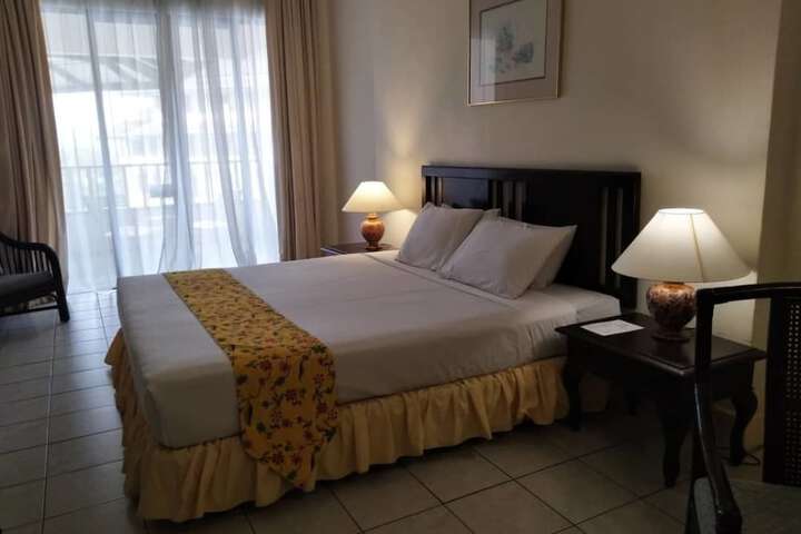 Room 2 of 31