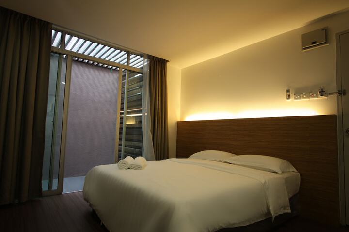 Room 5 of 14