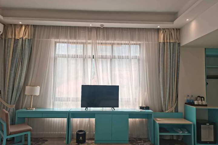 Room 13 of 60