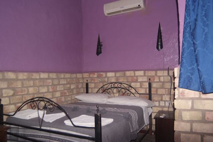 Room 6 of 124