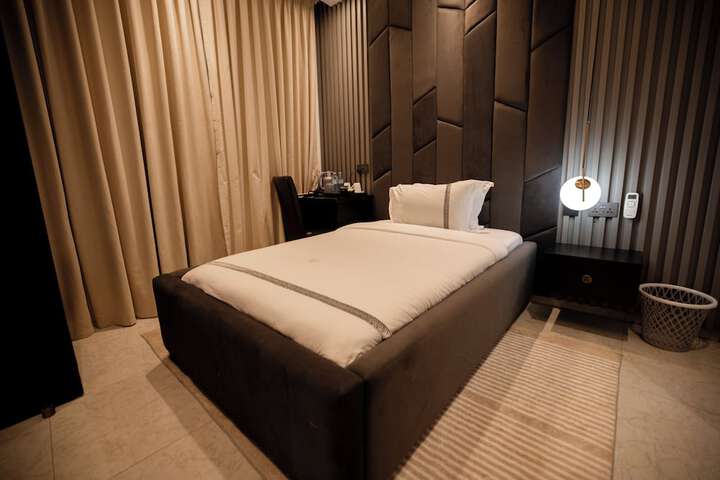 Room 6 of 60