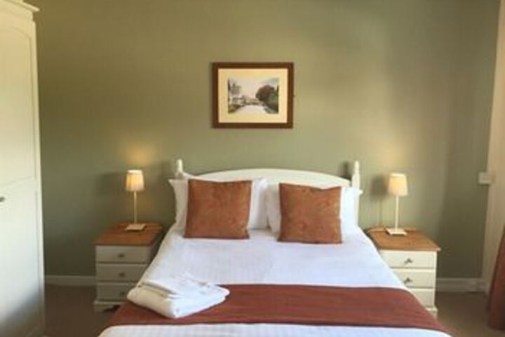 Room 11 of 24