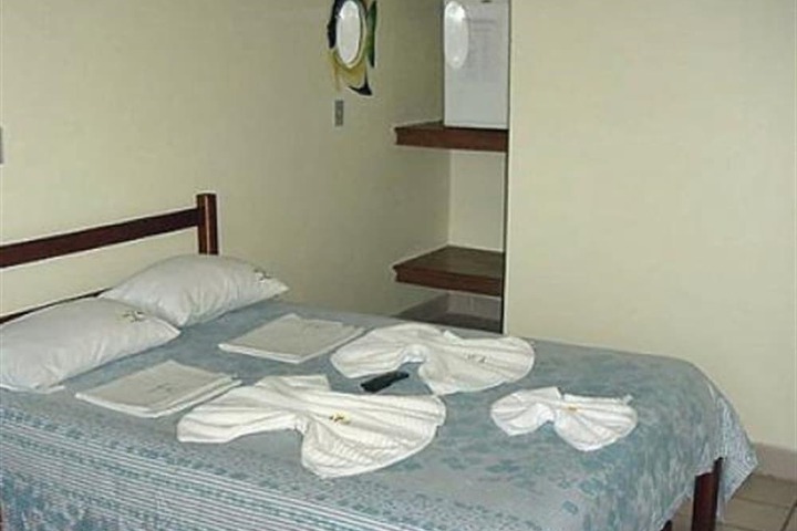 Room 11 of 32