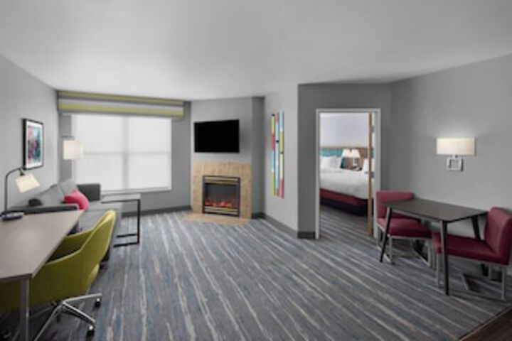 Room 40 of 153