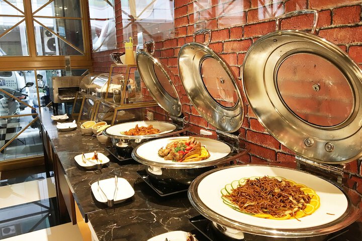 Dining 49 of 59