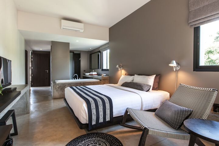 Room 5 of 38
