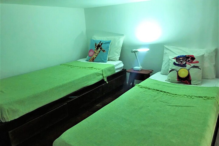 Room 12 of 102