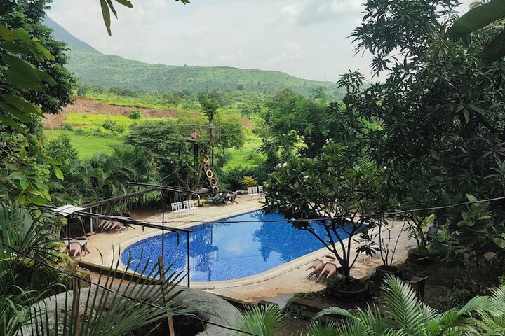 Pool 93 of 125