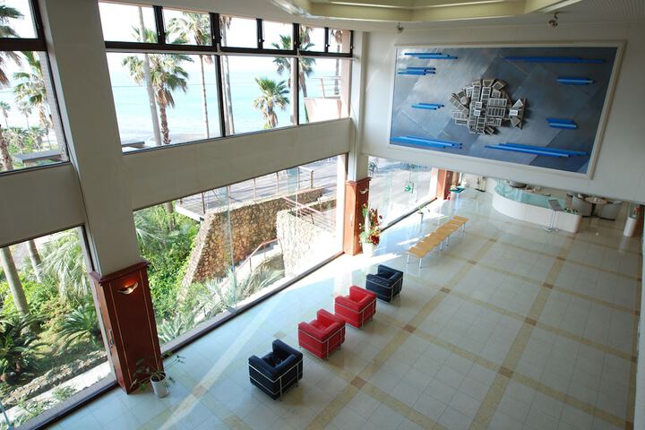 Guest Lobby