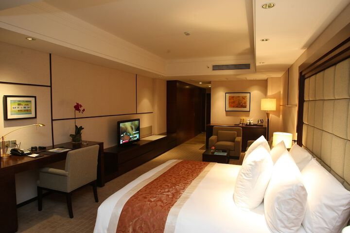 Room 4 of 85