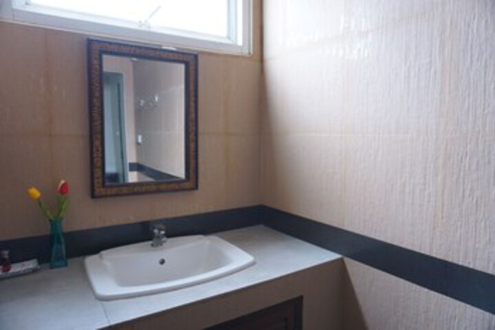 Room 7 of 42