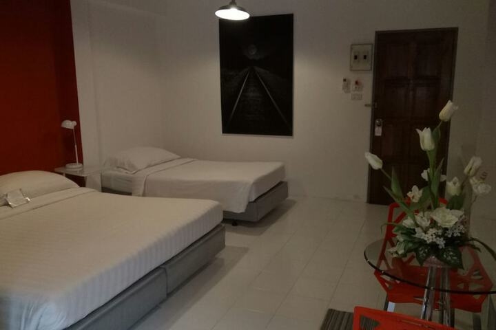 Room 28 of 74