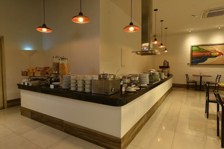 Dining Photos